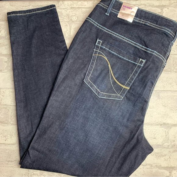 NWT Lane Bryant Genius Fit Jeans Plus Size 26 Dark Wash - Picture 1 of 12